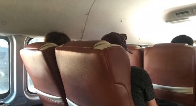 老挝中国旅行团车祸，14人死亡，实拍这里的公路路况到底有多差