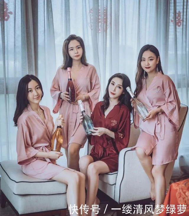  #太美#Oh my god！这些新娘婚礼晨袍也太美了吧