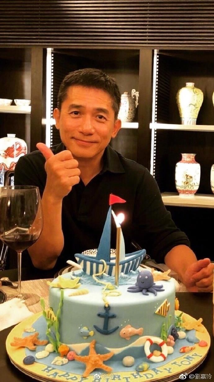 陈学冬28岁生日，郭敬明凌晨准时送祝福，《大轰炸》发声明驳传闻