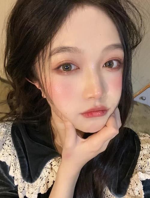  女生@女生必须知道的这几款大牌眼影，高级感爆棚，气质感满分