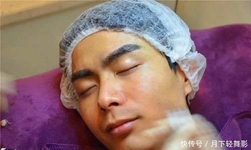  看起来：当初做了眉毛的女生都后悔了，看起来很方便，实则存在各种隐患
