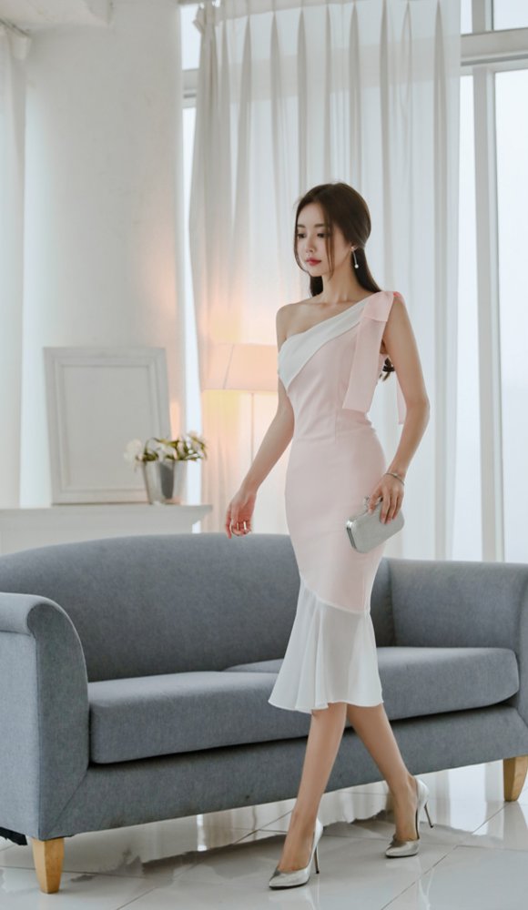 女神孙允珠,水晶瓷釉人鱼传说红杏晚礼裙