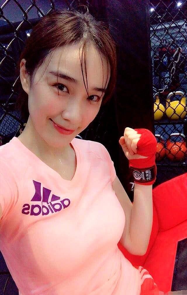 王宝强女友身份曝光，发博承认又秒删，宋祖德：不比范和黄差