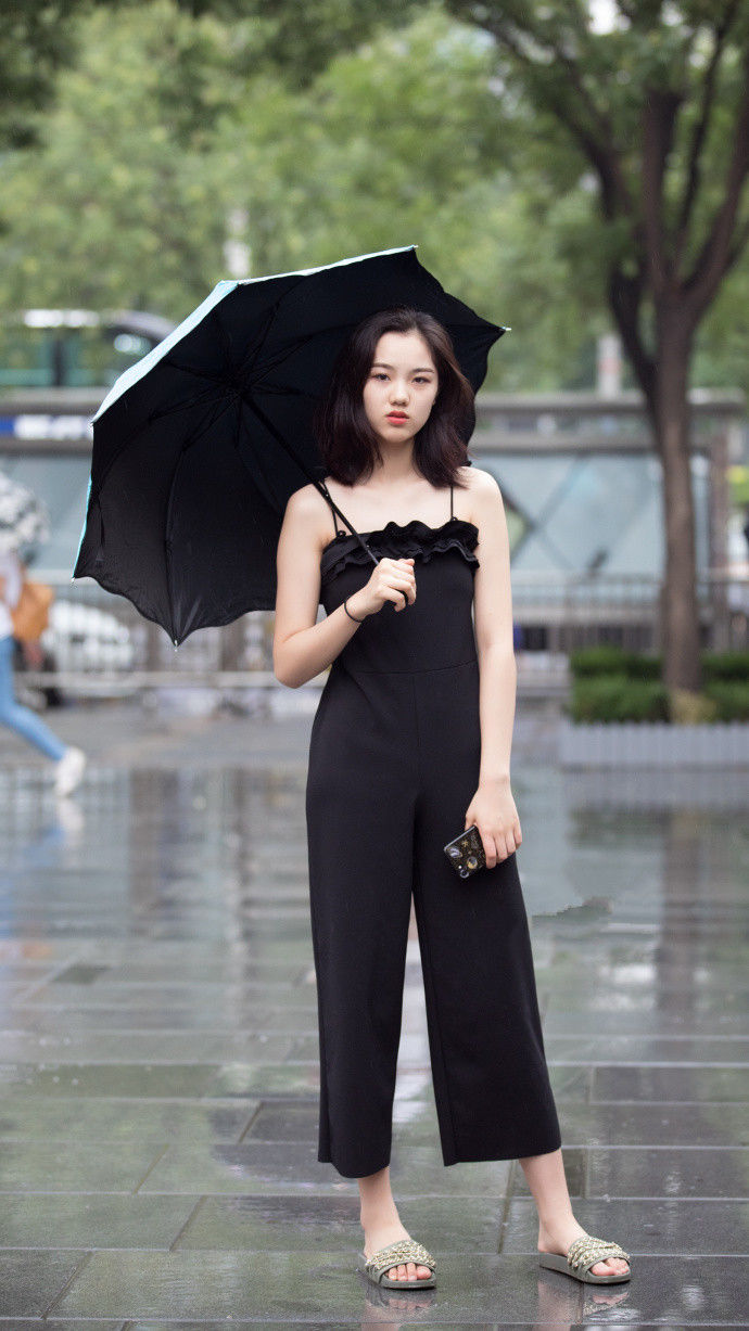 北京街拍，气质真的很重要，这么搭让你魅力十足!