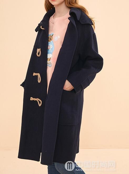  「色毛呢大衣搭配」毛呢大衣什么版型好看显瘦 时尚又好看攻略图片