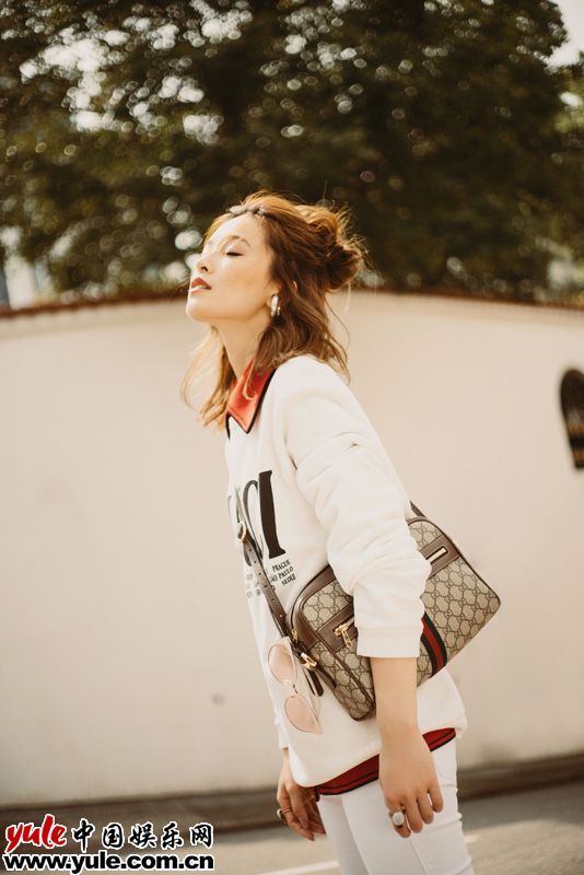 文咏珊笑容清新 写真多种风格尽显多面魅力
