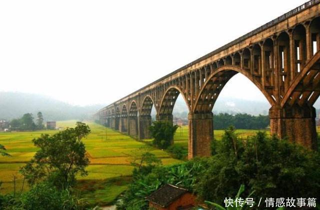 广东最“败家”的县城，自建火车站飞机场，如今机场却用来放牛