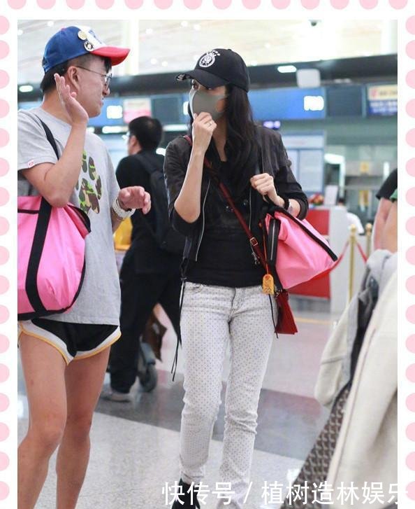 曾经的性感女郎莫文蔚，如今却被旁边男助理抢了风头