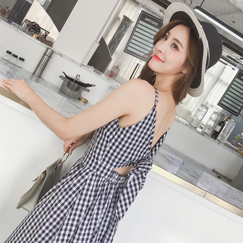 看到没?今夏最流行的“漏背裙”多迷人，柔嫩衬白美的令人心酥酥