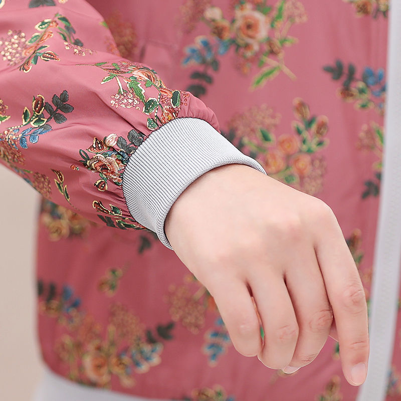 50岁妈妈胖又矮，刚发工资给她买了5件“妈妈装”，高贵又减龄