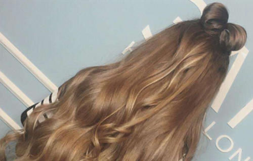  『染完』染完头发有金丝怎么解决 染发和烫发哪个更伤发