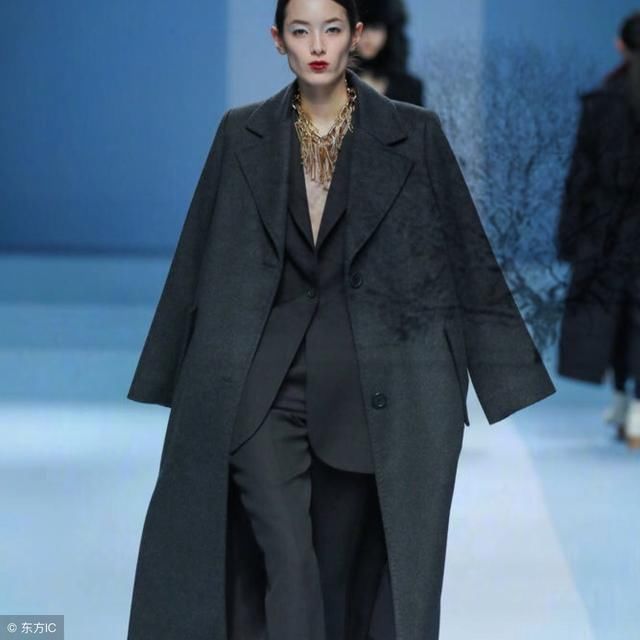 为什么“平胸”的女生更受男生欢迎？这是什么原因？