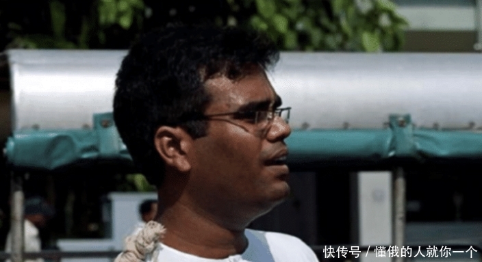 印度男子第一次来中国旅游,一上车就迷茫了:你们管这叫高速?