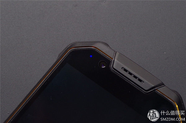 萝卜谈数码 篇二:大妈首发:摧毁一部手机有多难?三防手机MANN 8S不完全暴力测试