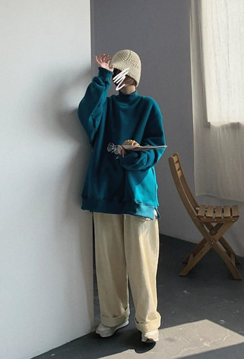  『女生』女生别只知道穿裙子了，卫衣学会这些穿法，走出街能比校花还潮