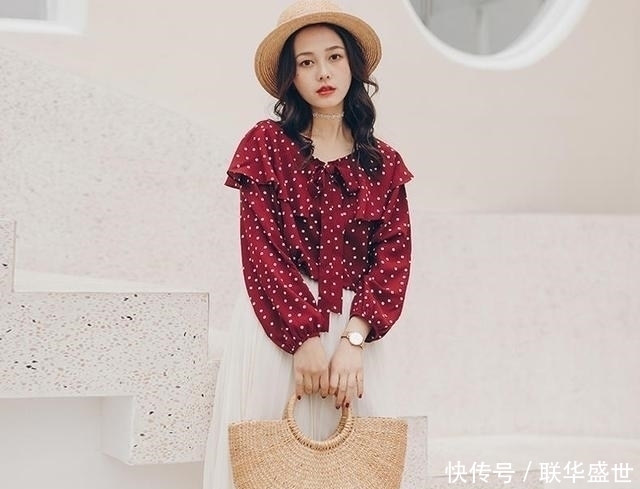 「女人」建议70后女人，别穿的像大妈，学学下图这样穿，不化妆都漂亮