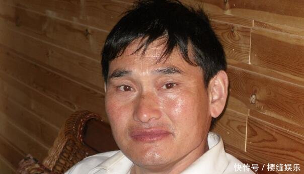 大衣哥朱之文发视频辟谣,百万彩礼和准儿媳是谣言,儿子至今单身