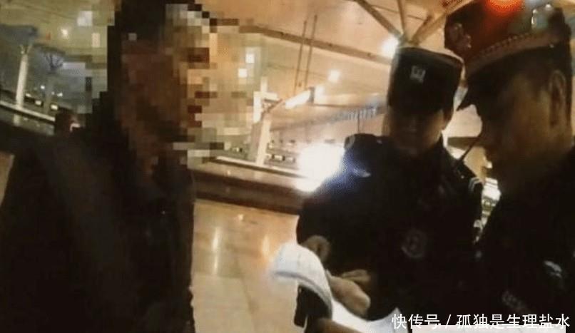 男子第一次做高铁，上个厕所差点把高铁逼停？乘警：时速300为他