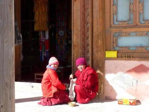 中国的尼姑岛，数万单身女性在此修行，天黑后的规矩让女人抓狂