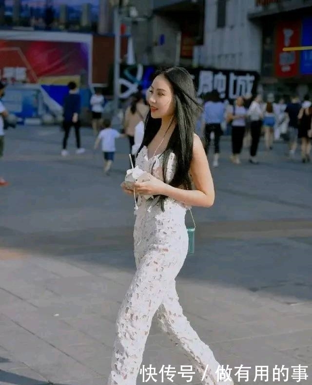  气质：时尚穿搭：高跟鞋如何穿搭才能不失去该有的气质，也许只有短裤大长腿才能搭配吧！