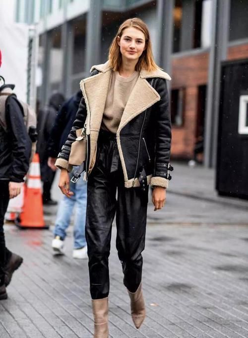  『色系的衣服』小个子女生的正确穿搭，这样穿1米5也能变成1米7，轻松拯救小短腿