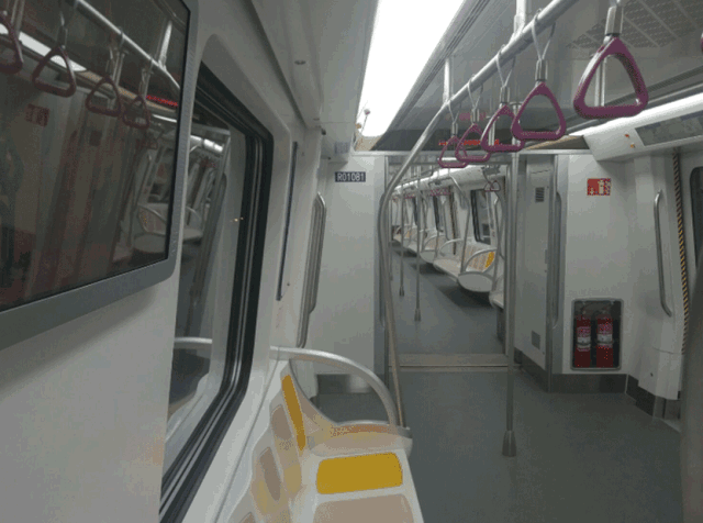 每一节地铁车厢都有一个＂身份证号码＂，你知道在哪里看吗?