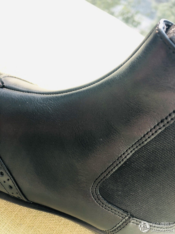 敲代码的小仙女的日常晒鞋 篇三:这双ECCO的雕花切尔西靴真好看