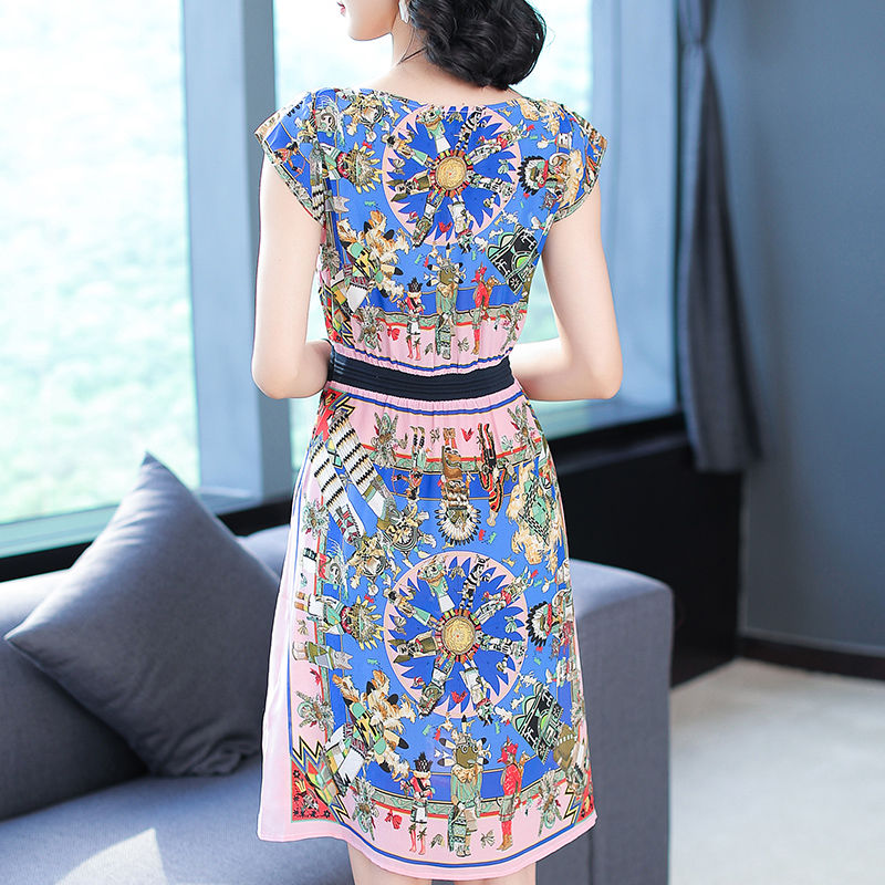 身材丰满的女人别戴文胸，太燥热，学香港女人这样穿，性感有魅力