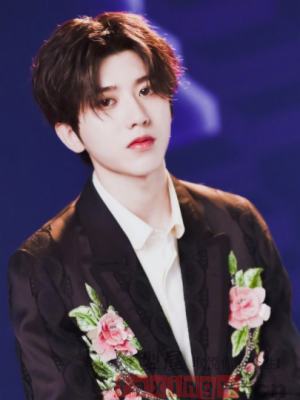 男生时尚刘海发型 换个更帅方式迎接秋季