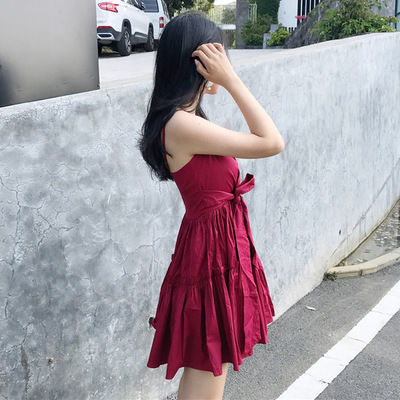 凭什么做“隐形美貌人口”?“吊带裙”美的张扬又任性