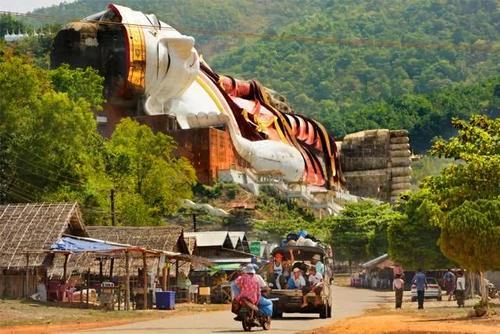 世界上最大的卧佛,高40米,重400吨,山是一座佛,佛是一座山!