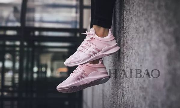 提问| 怎么穿粉色才能摆脱乡土感?她们教你穿出强大气场!