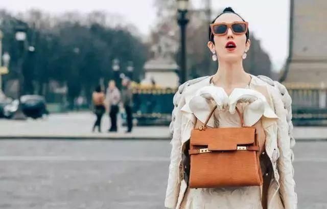  色彩：春夏的流行色彩，照着穿让你一直柔和清爽的美下去