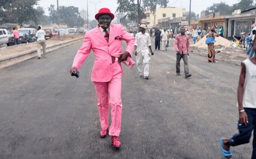 直击刚果金的“伪富少”，白天炫耀时尚装扮，晚上住贫民窟