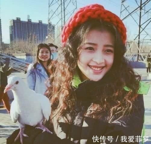  大妈■卷发太土像大妈？推荐给你4种减龄妙招，让你美到没朋友