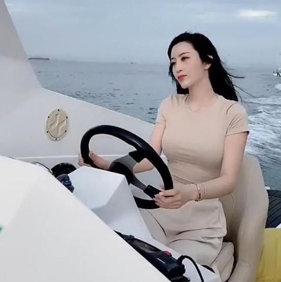  美女|性感美女天仙化人，美丽贤淑，瞬间被圈粉！