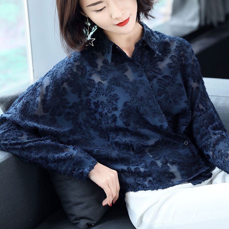 到香港才知道,今年流行穿“雪纺衫,美而不俗有气质,洋气一整秋