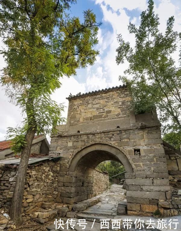 山东有座原始古村落，建在海拔530米的山上，是未开发的处女地