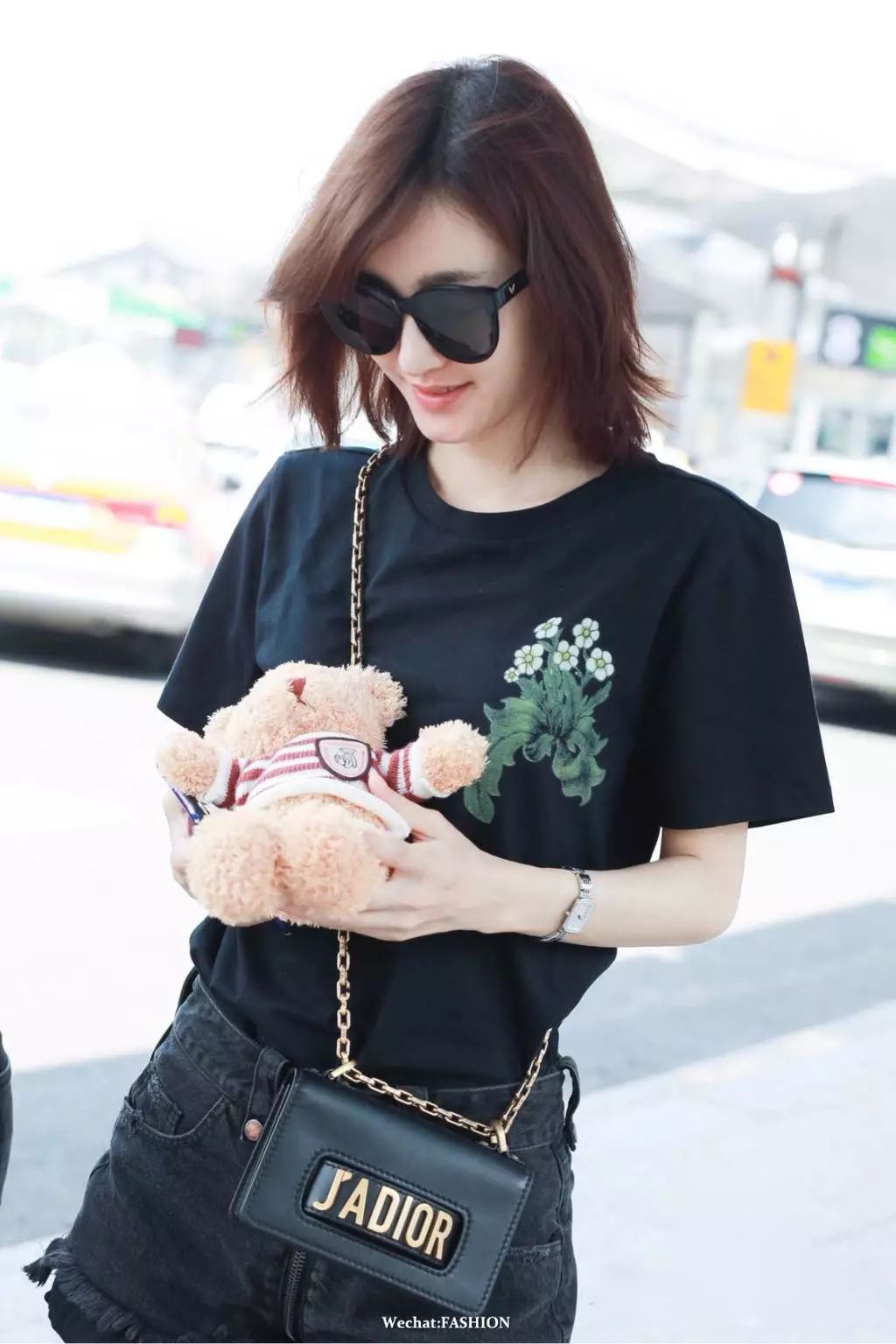 明星 | 孟美岐机场大玩“下半身失踪” 韩雪太会穿献上我的膝盖