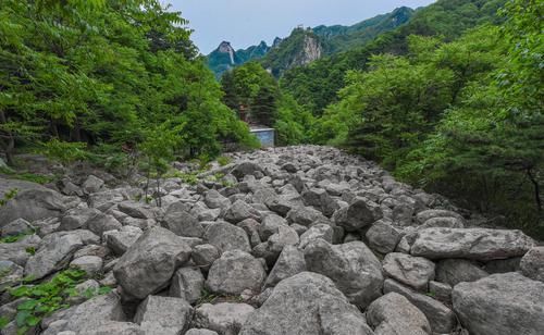 河南最低调的山峰，风光堪比华山和黄山，还是天下“刘”姓发源地