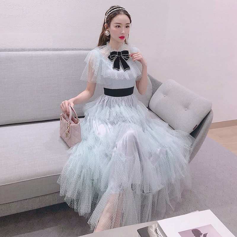 “纯美”裙给的知性，裤子给不了!穿上这款，轻松勾勒妩媚女人味