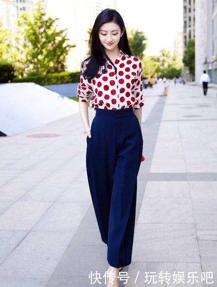 景甜时尚搭配,清纯甜美,女神气质极佳,简约优雅!