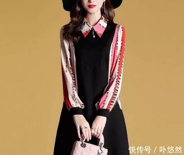  「优雅」女人再美，别穿花枝招展！“小香风”春裙＋平鞋，衬得高雅又减龄