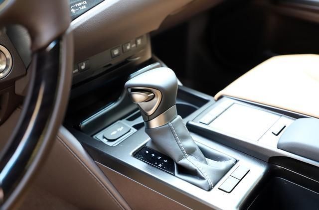  [豪车]这豪车买低配就够了，标配10气囊＋全速自适应巡航，图的就是安心