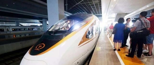  【电费】中国高铁到底有多耗电？跑一趟耗费多少电费？多数人看