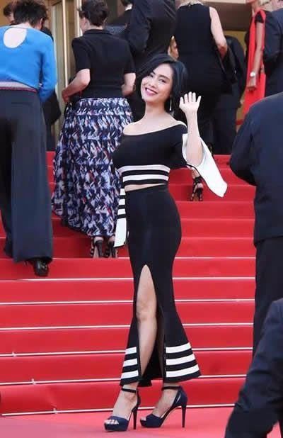 俞飞鸿不愧是真美人，47岁依然时髦靓丽!比起朱茵，像是两类人!