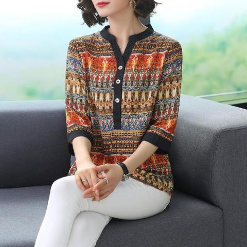  [漂亮]棉T恤已经烂大街了，三伏天流行穿这“凉凉衫”，漂亮洋气好舒适