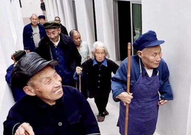  村民|四川神秘的“矮人村”，村民四五岁就不再生长，身高不超过