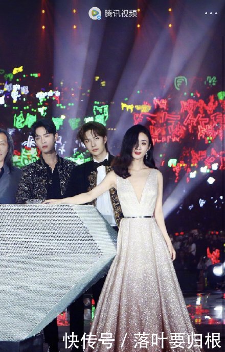 星光大赏赵丽颖杨幂同台