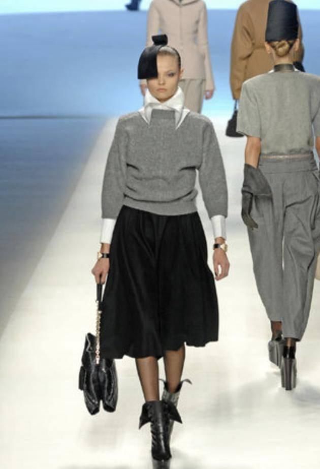  「蓝色」Marc Jacobs 2020年春夏款除开相机包，这种＂蓝＂用在包上也很漂亮